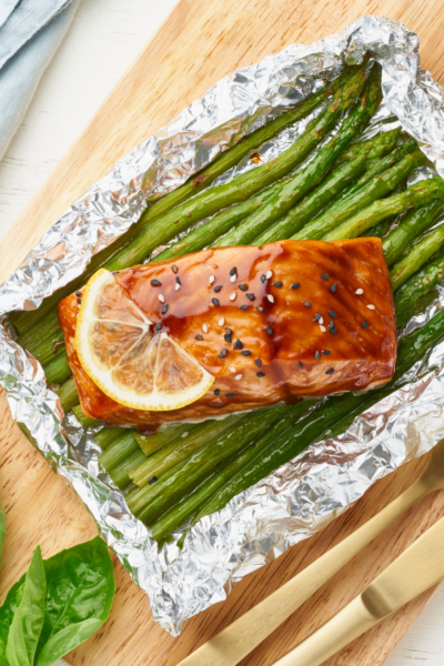 salmon and asparagus in foil packet