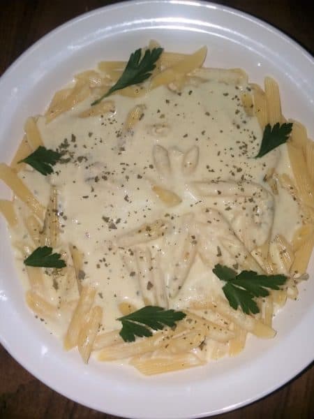 easy homemade Alfredo sauce recipe, pasta