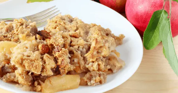 apple crisp in a bowl