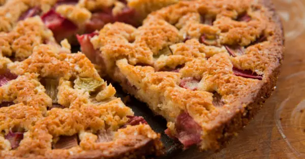 rhubarb cake